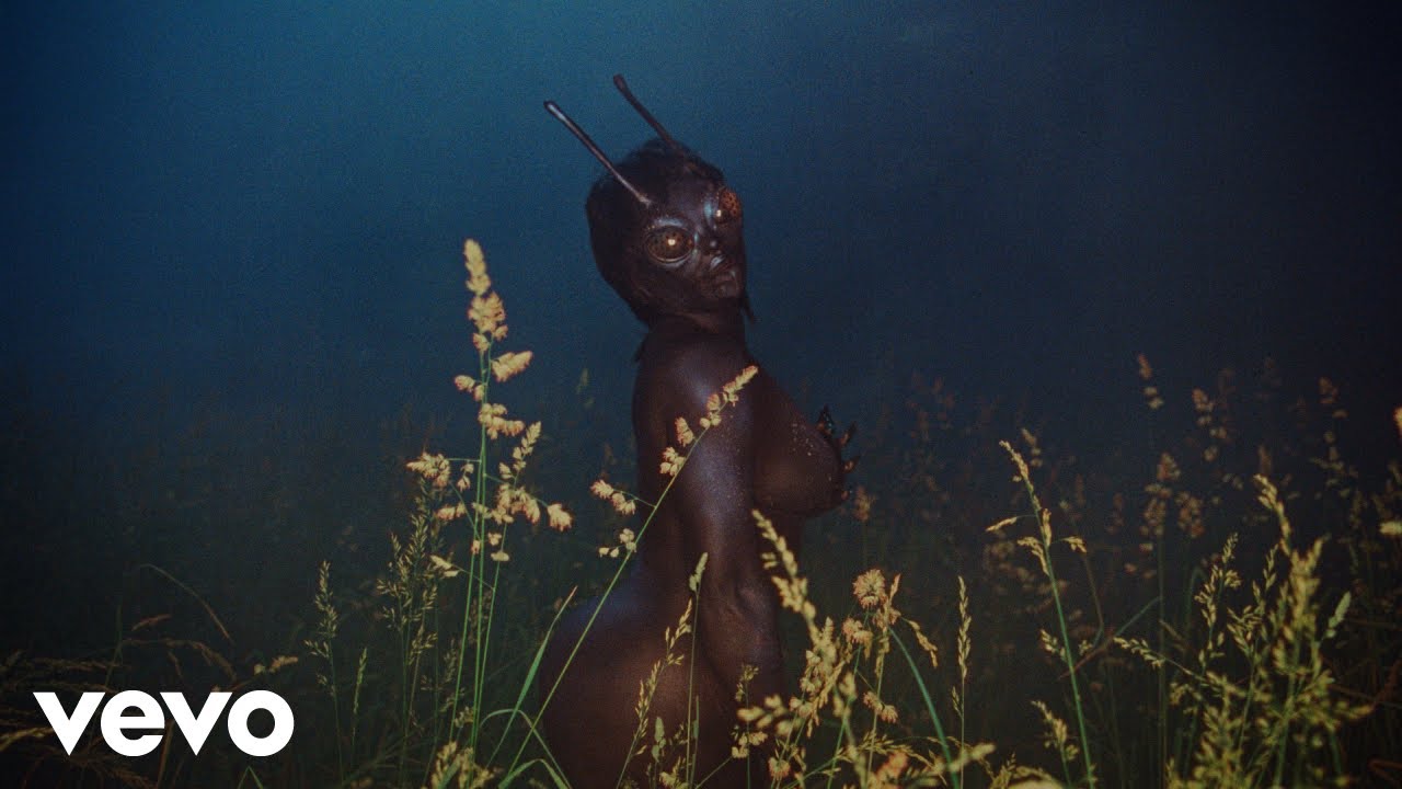 Conheça os nomes por trás das alienígenas sedutoras do pop