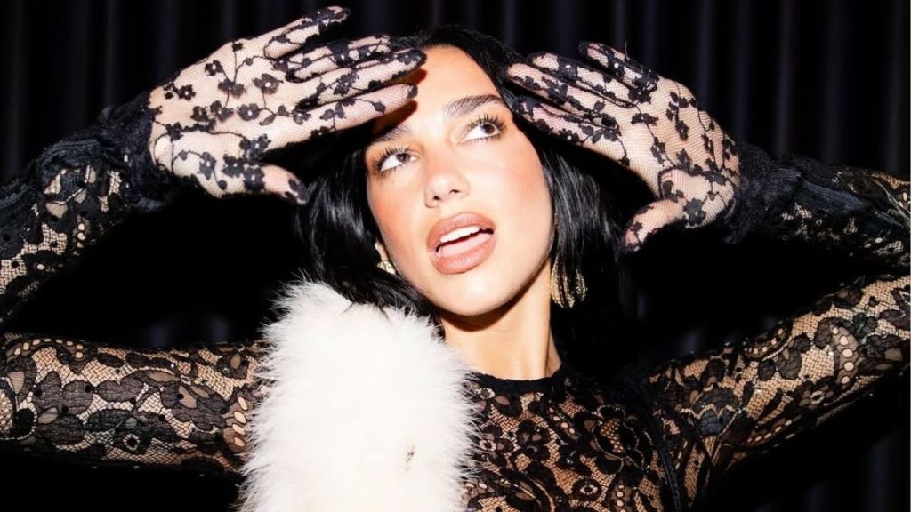 Dua Lipa consolida o retorno da renda com looks&nbsp;icônicos