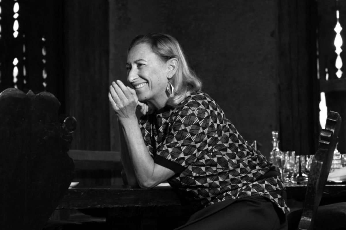 O estilo “Ugly Chic” de Miuccia Prada que uniu moda e política