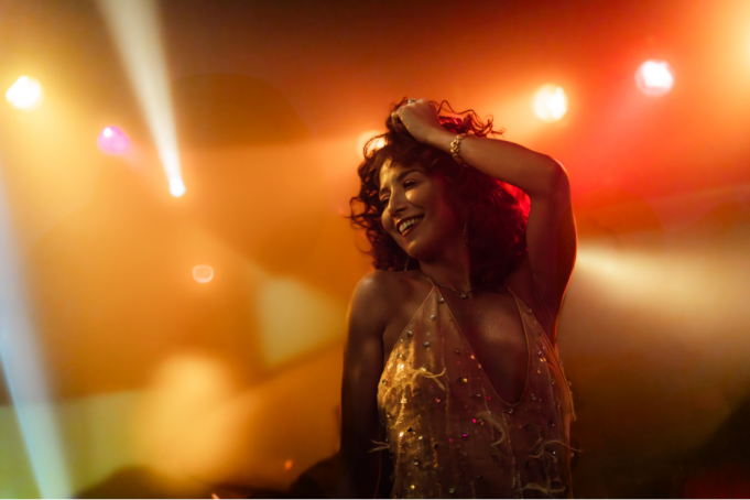 Marcelo Pies, figurinista de “Ângela: Assassinada e Condenada” conversa com a TAG